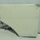 крышка инструментального ящика левая б/у \ Цвет белый, следы ремонта.