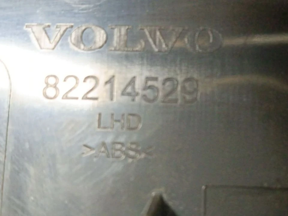 Накладка торпеды б/у для Volvo FH 4 - 2