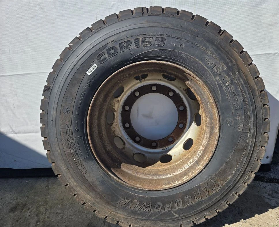 Шина 315/70  R22,5 (ведущая) б/у - 2