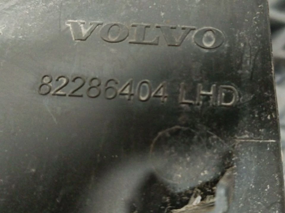 Накладка на торпедо нижняя б/у для Volvo FH 4 - 2