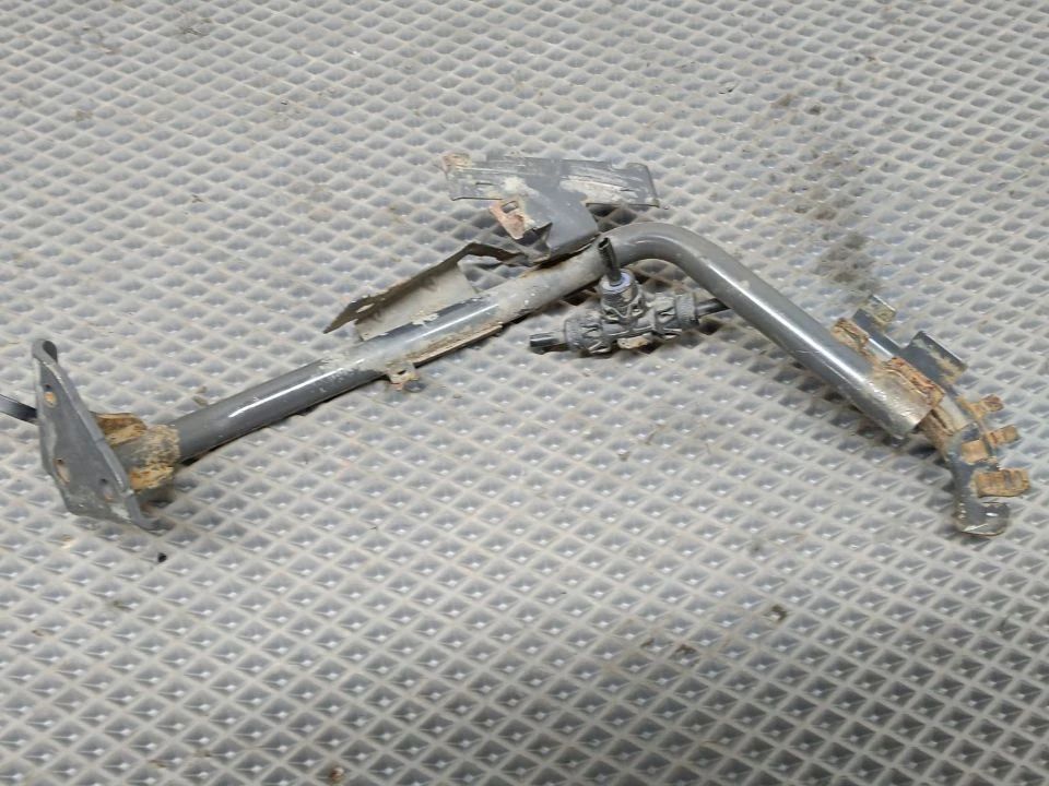 Кронштейн проводки рамы левый б/у для Volvo FM4 (2014-2019) - 1